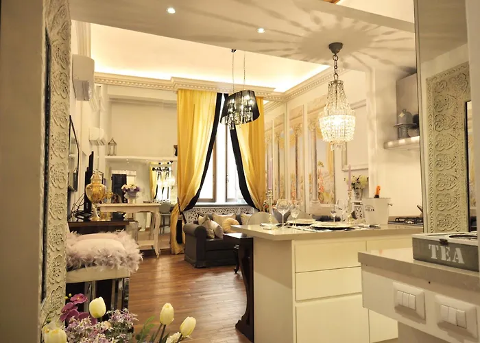 Luxury Navona Apartments By Flatinrome